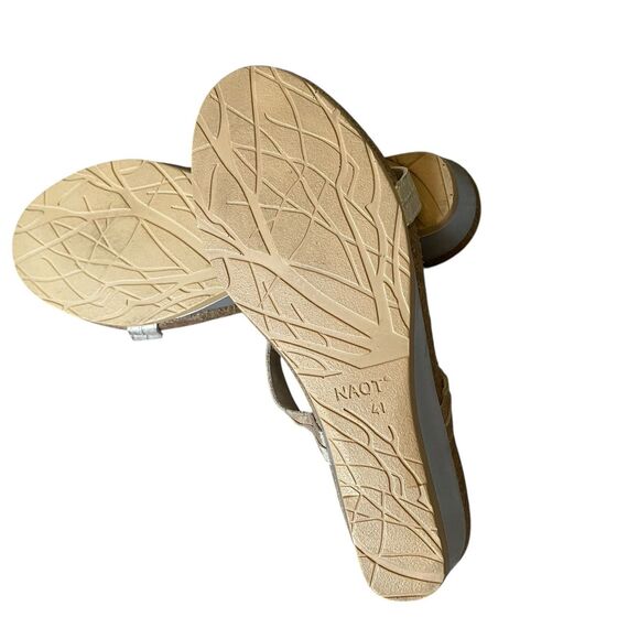 Naot Sandals Slide Strappy Wedge 10 EU 41 Gold Leather Adjustable Comfort Summer - Picture 4 of 9